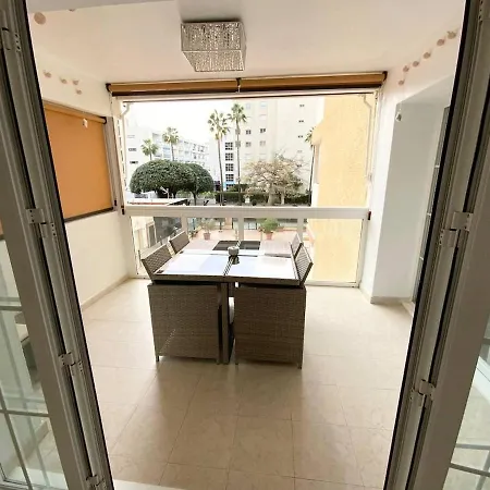 Beachside - 1 Min Walk To Apartment *