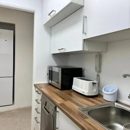 Apartment Beachside - 1 Min Walk To Marbella