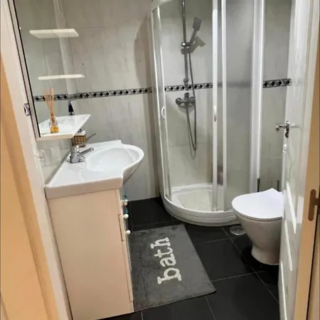 Apartment Beachside - 1 Min Walk To