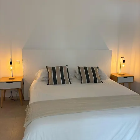 Beachside - 1 Min Walk To Apartment *