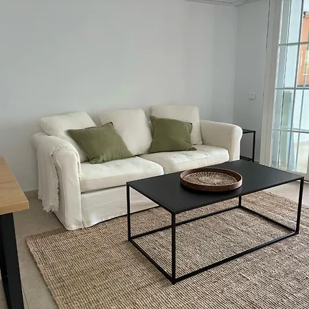 Beachside - 1 Min Walk To Apartment *