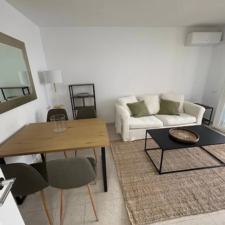 Apartment Beachside - 1 Min Walk To *