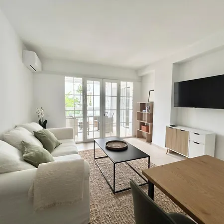Apartment Beachside - 1 Min Walk To *