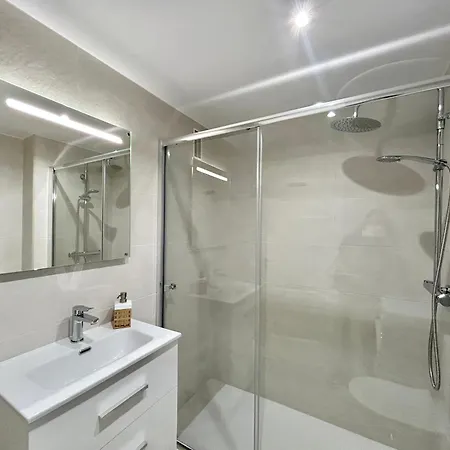 Beachside - 1 Min Walk To Apartment Marbella